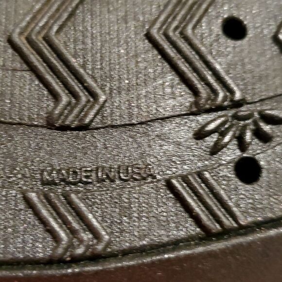 OKABASHI 2" heel flip flops size M/L. NWOB - Picture 6 of 8